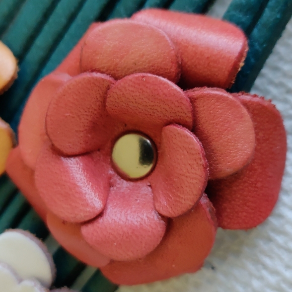 NWOT leather floral cuff bracelet - Picture 5 of 9